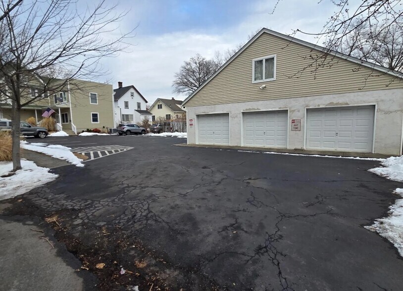 More Photos Of 36-40 Franklin Ave, Pearl River General Retail For Lease
