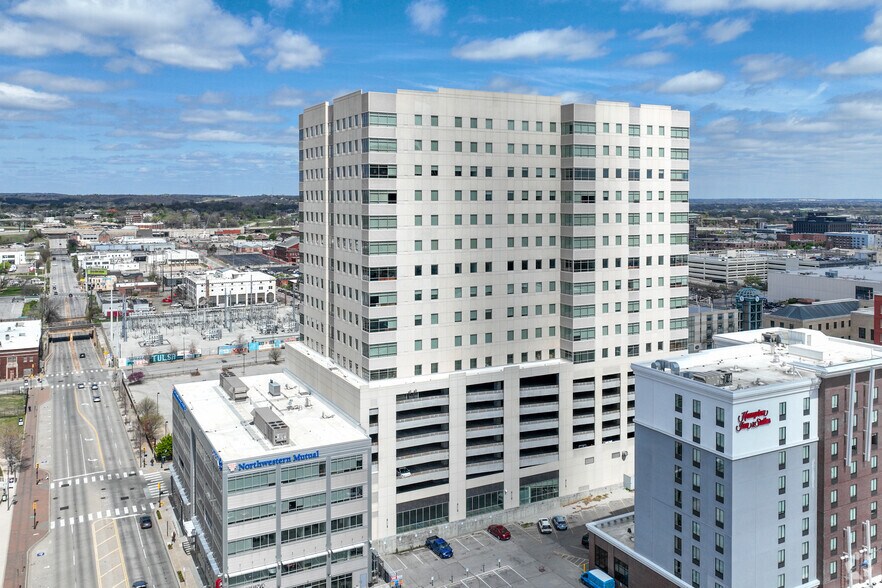 More Photos Of 202 S Cheyenne Ave, Tulsa Office For Lease