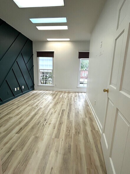 More Photos Of 50 Lenox Pointe NE, Atlanta Medical For Lease