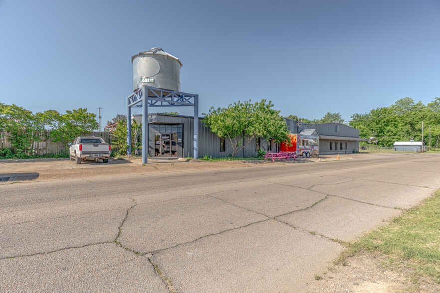 More Photos Of 301 Burke Ave, Jonesboro Warehouse For Sale