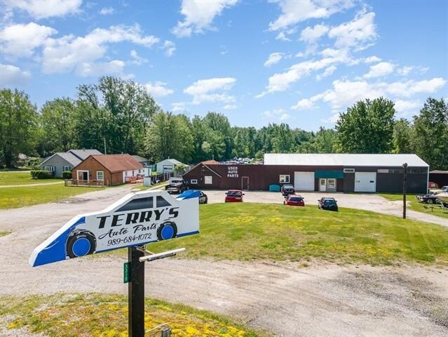 More Photos Of 3318 Old Kawkawlin Rd, Bay City Auto Repair For Sale
