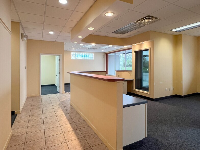 More Photos Of 2401-2437 W 26th St, Erie Unknown For Lease