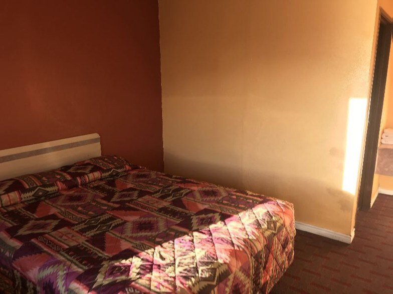 More Photos Of 3607 Hamilton Ave, Saint Louis Hotel For Sale