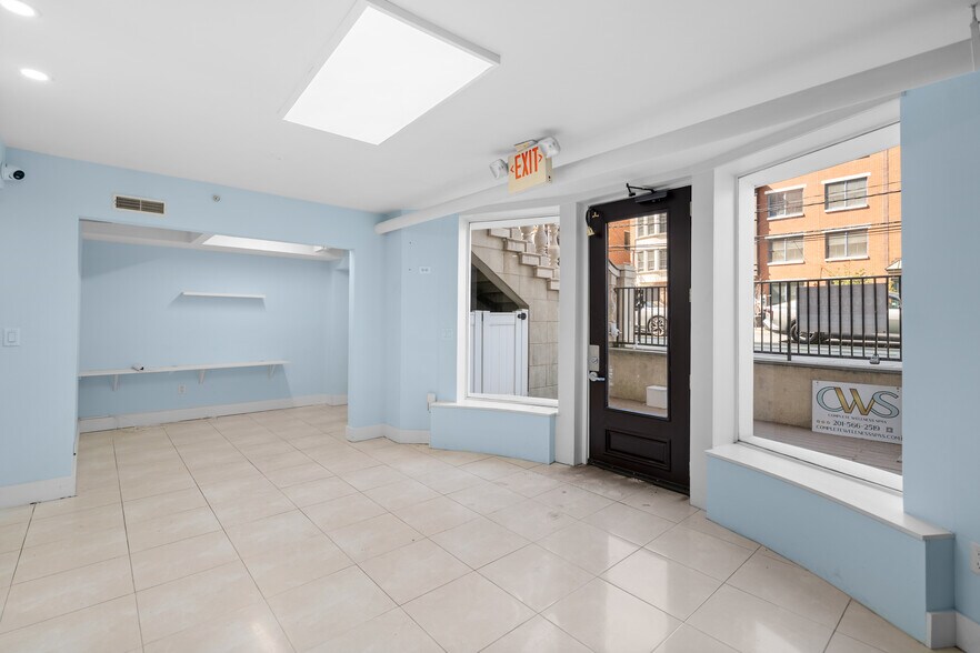 More Photos Of 299-307 Grand St, Jersey City Apartments For Lease