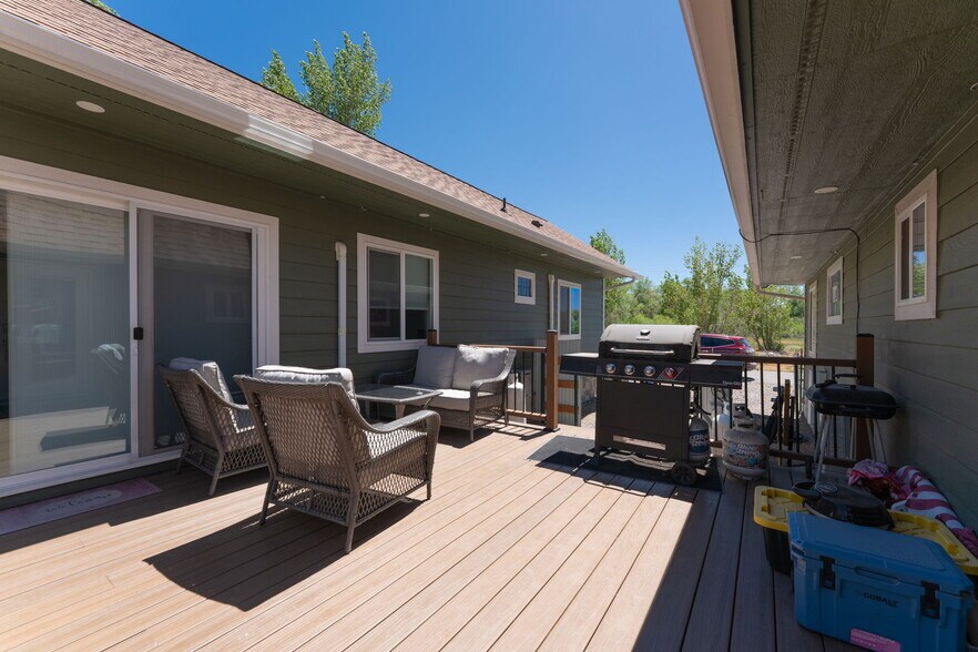 More Photos Of 1624 E Main St, Montrose Hotel For Sale