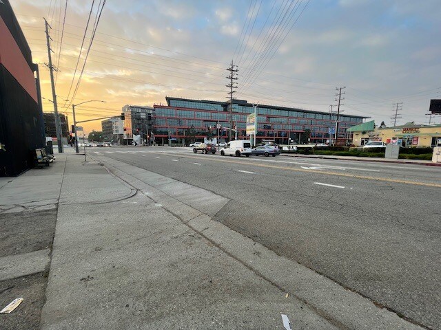 More Photos Of 8913 National Blvd, Los Angeles Manufacturing For Lease