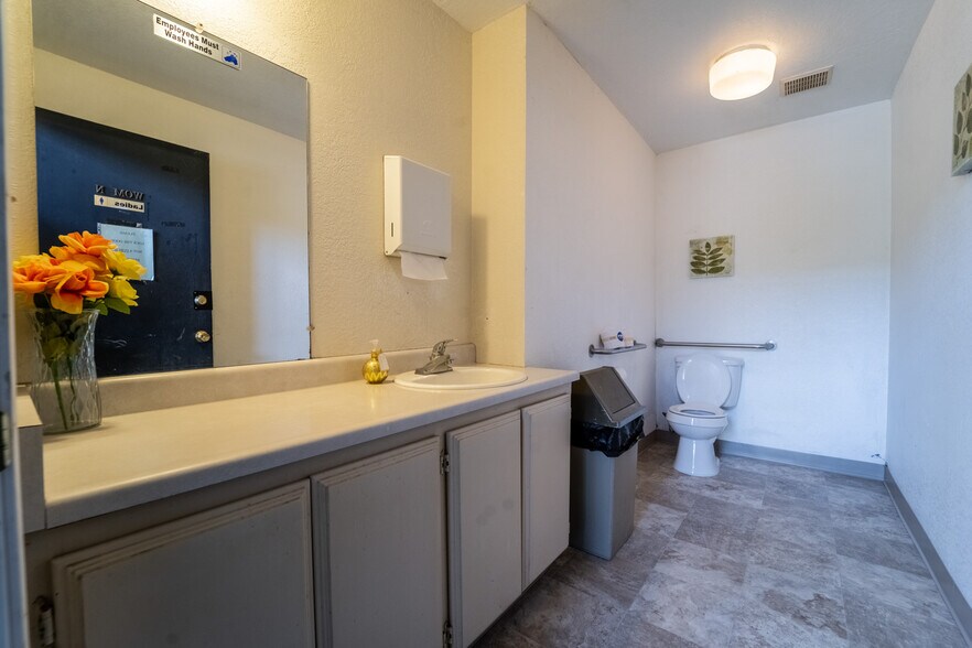 More Photos Of 825 9th St, Marysville Medical For Sale
