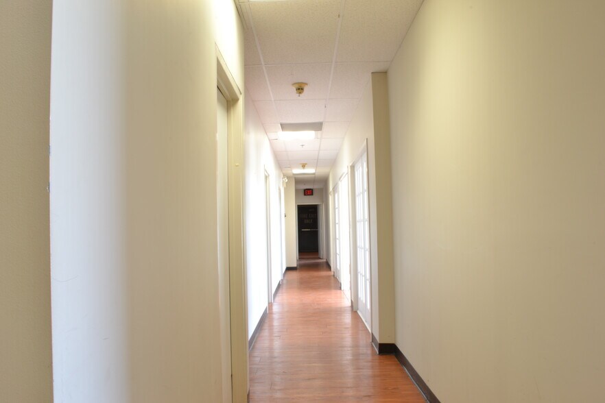 More Photos Of 7444 Long Ave, Skokie Flex For Sale