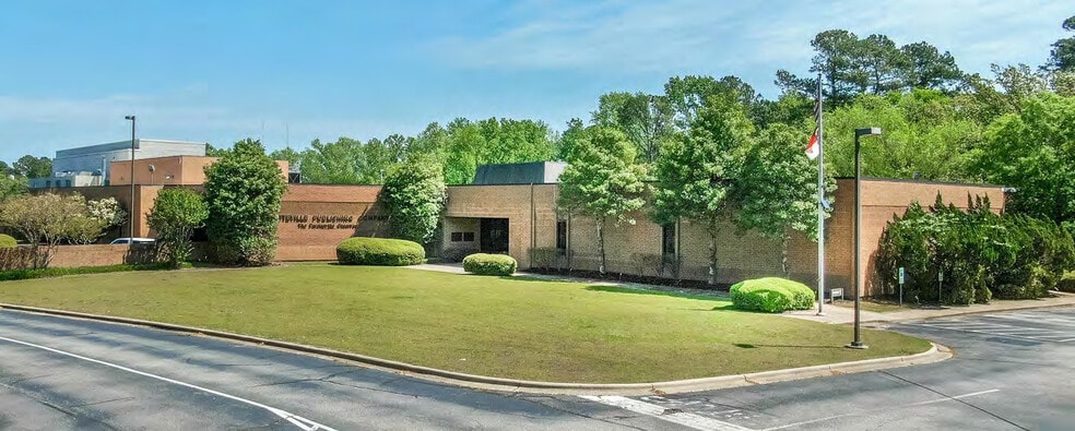More Photos Of 458 Whitfield St, Fayetteville Warehouse For Lease