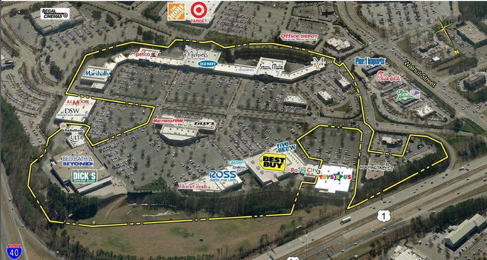 More Photos Of 213-450 Crossroads Blvd, Cary General Retail For Lease