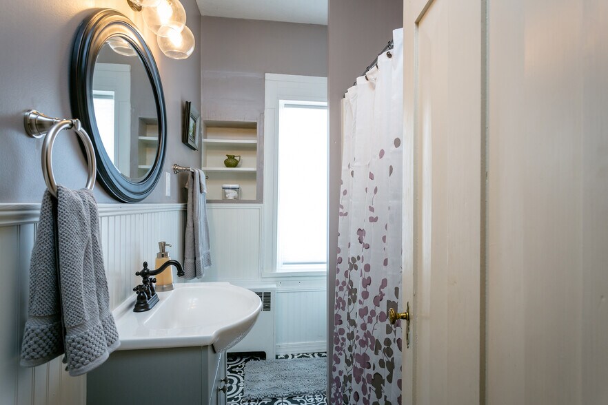 More Photos Of 222 Main St, Dayton Freestanding For Sale