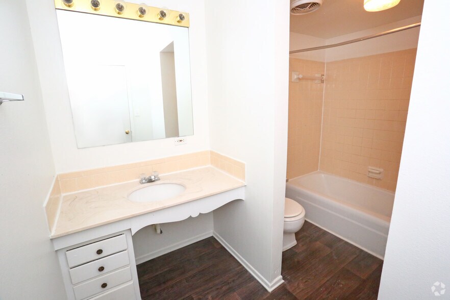 More Photos Of 308 Van Buren St, Jackson Apartments For Sale
