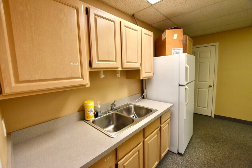 More Photos Of 9313-9333 N Haggerty Rd, Plymouth Office For Lease