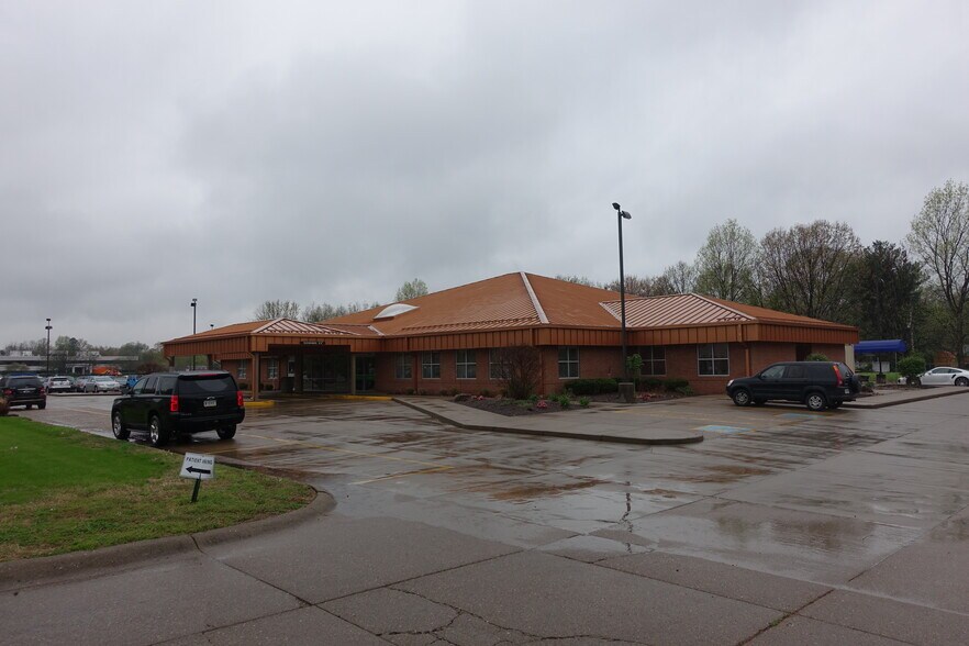 More Photos Of 1125 Professional Blvd, Evansville Medical For Sale