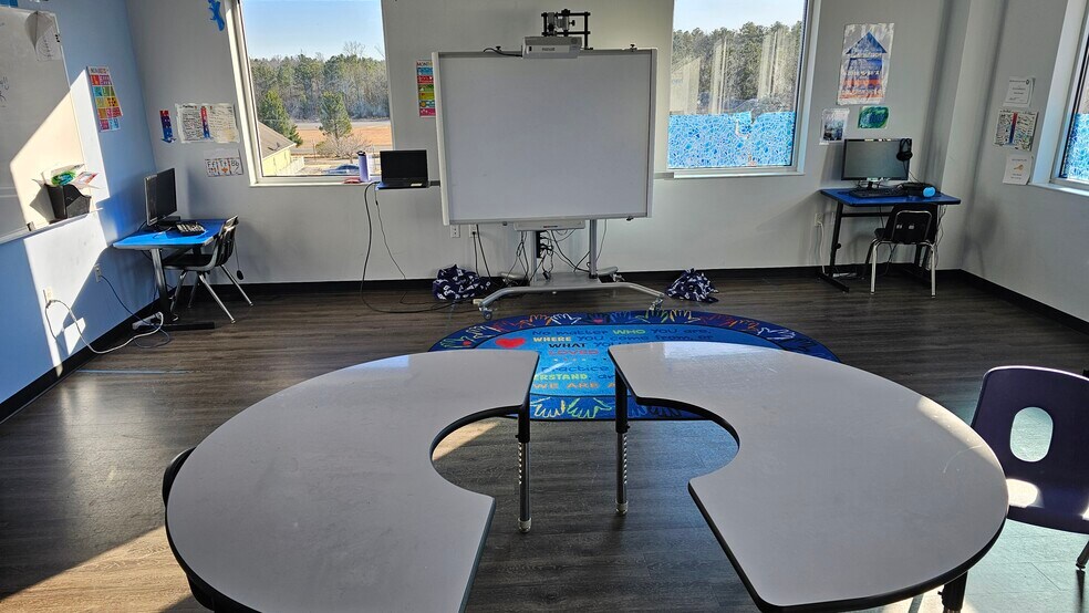 More Photos Of 8051 Prosperity Way, Ruther Glen Office For Sale