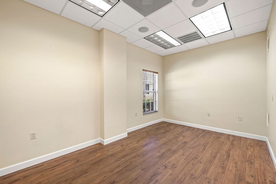 More Photos Of 923-931 37th Pl, Vero Beach Medical For Lease