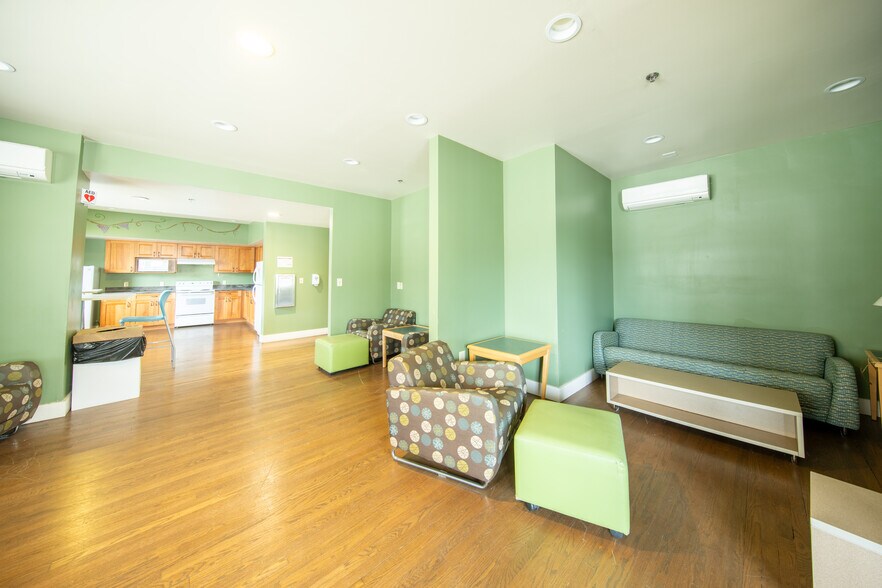 More Photos Of 77 W Bagley Rd, Berea Apartments For Sale