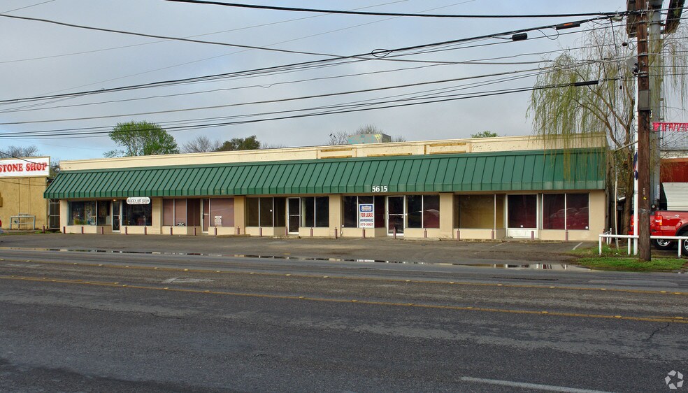 More Photos Of 5607-5609 San Pedro Ave, San Antonio Storefront For Sale