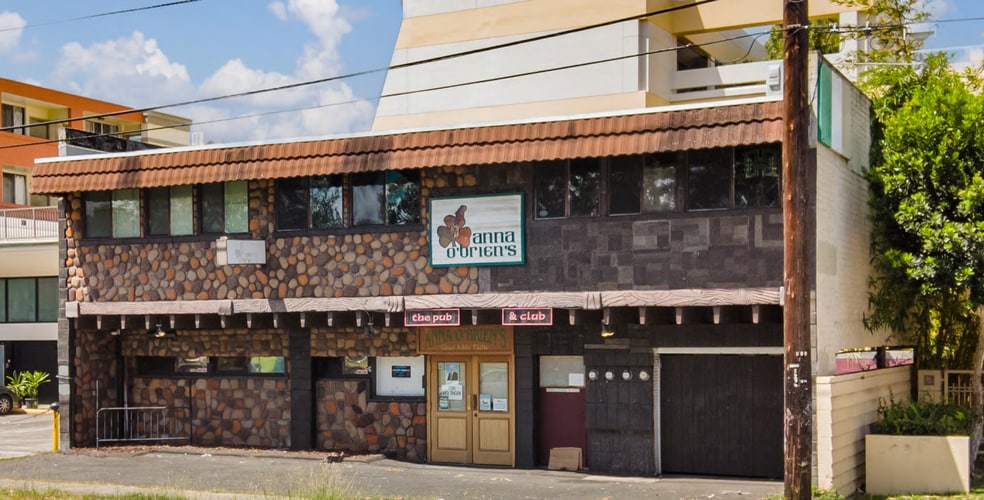 Primary Photo Of 2440 S Beretania St, Honolulu Bar For Lease