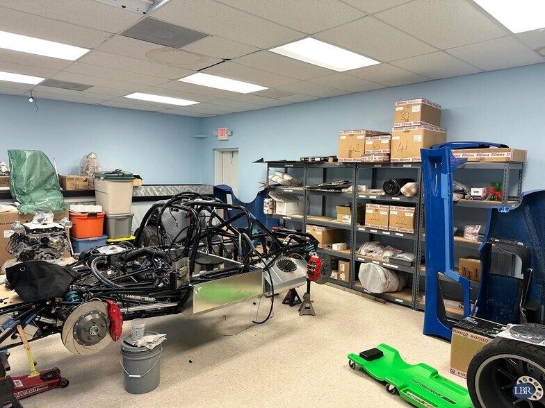 More Photos Of 4200 Dow Rd, Melbourne Unknown For Lease