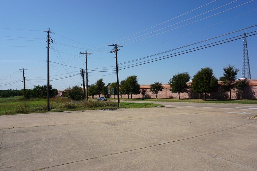 More Photos Of 804 Shannon Rd E, Sulphur Springs Freestanding For Sale