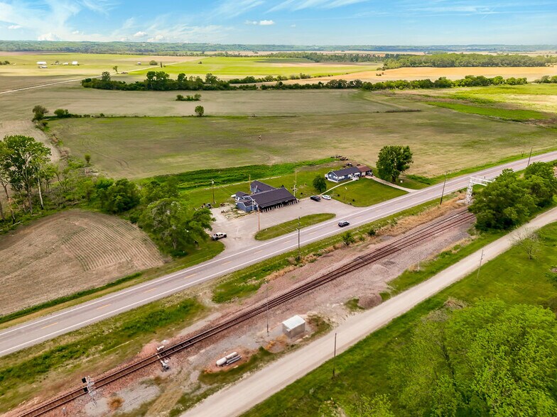 More Photos Of 24200 MO-45, Rushville Flex For Sale