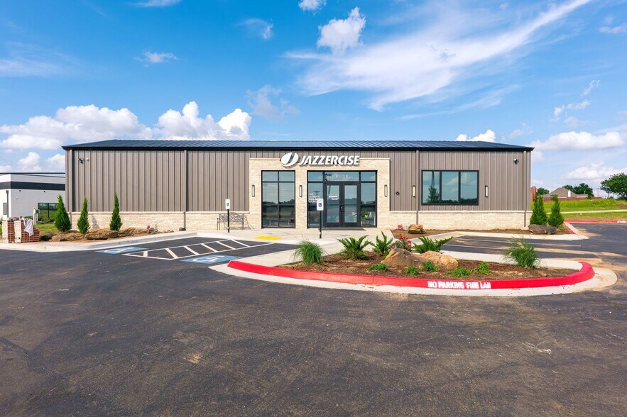 More Photos Of 1081 W 121st St S, Jenks Office For Lease