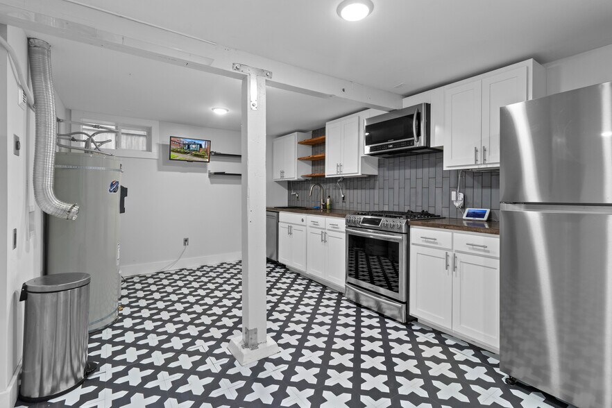 More Photos Of 5130 N Lombard St, Portland Freestanding For Sale