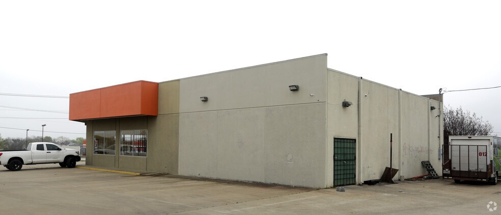 More Photos Of 6709 Rufe Snow Dr, Watauga Freestanding For Sale