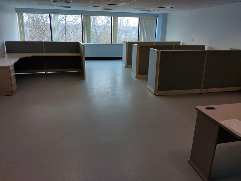 More Photos Of 999 Broadway, Saugus Office For Lease