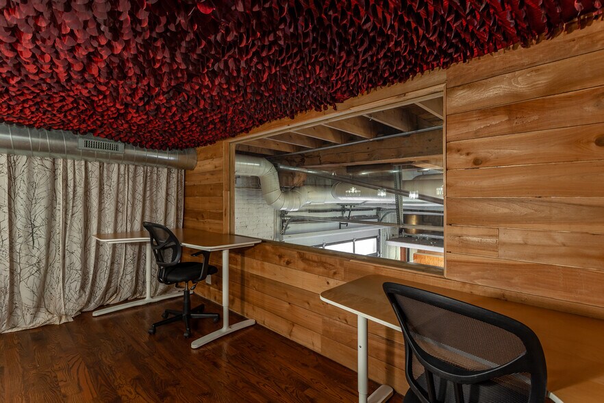 More Photos Of 2425 W 14th St, Chicago Loft Creative Space For Lease
