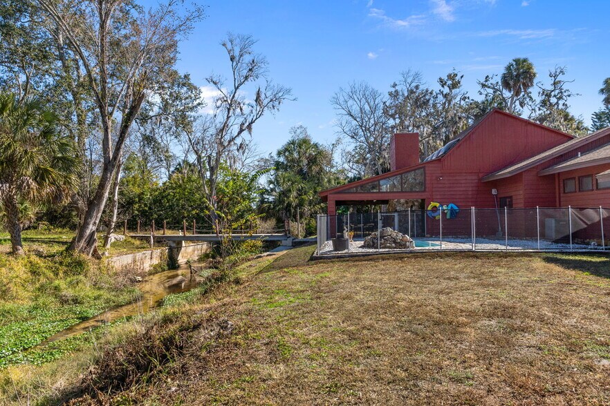 More Photos Of 8301 Congress St, Port Richey Flex For Sale