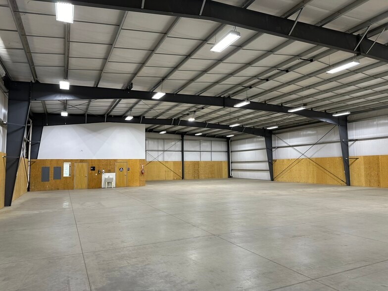 More Photos Of 2909 Unicorn Rd, Bakersfield Warehouse For Lease