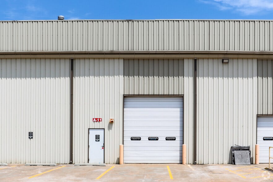 More Photos Of 5666 S 122nd East Ave, Tulsa Unknown For Lease