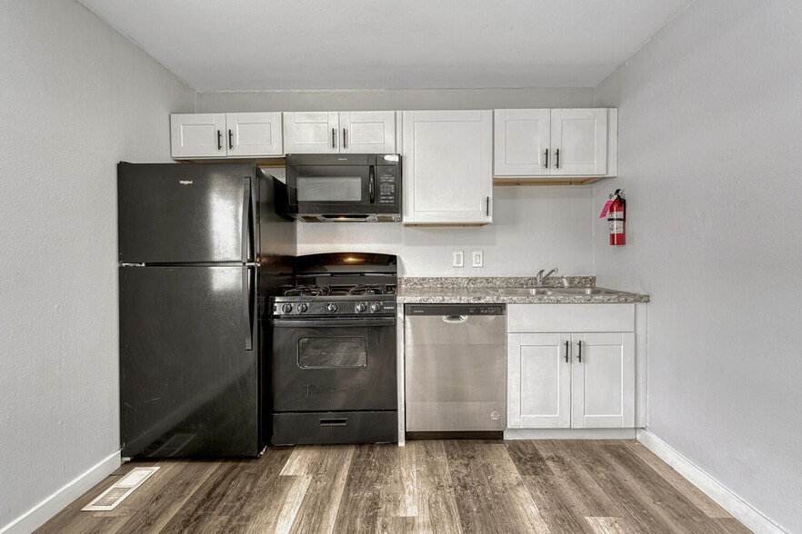 More Photos Of 1512-1518 S Corona Ave, Colorado Springs Apartments For Sale