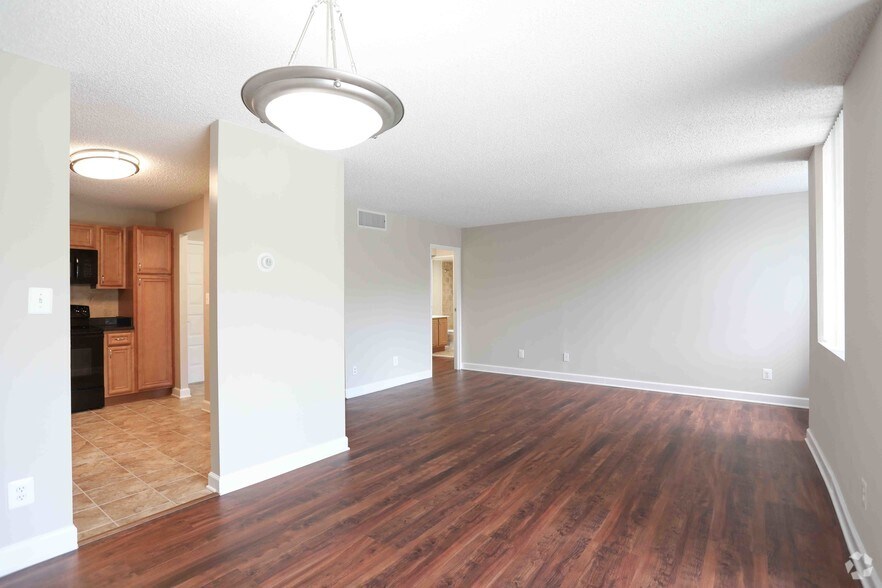 More Photos Of 1350 Beverly Rd, McLean Apartments For Lease