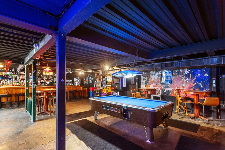 More Photos Of 710 W Johnson St, Raleigh Bar For Sale