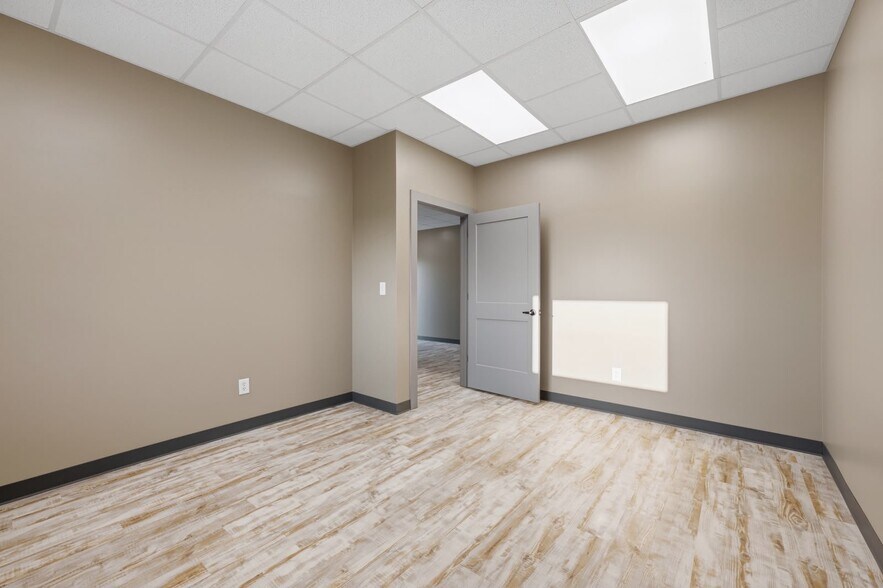 More Photos Of 300 Midridge Ln, Pelham Warehouse For Lease