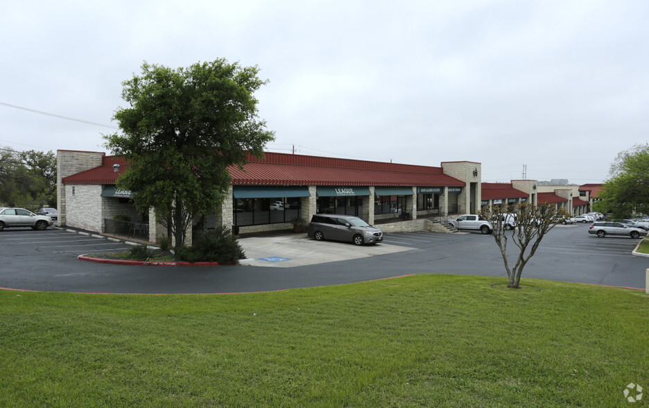 Primary Photo Of 1310 Ranch Road 620 S, Lakeway Storefront For Lease