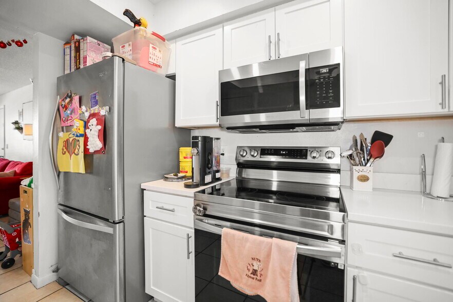 More Photos Of 7108 S Kissimmee St, Tampa Multifamily For Sale