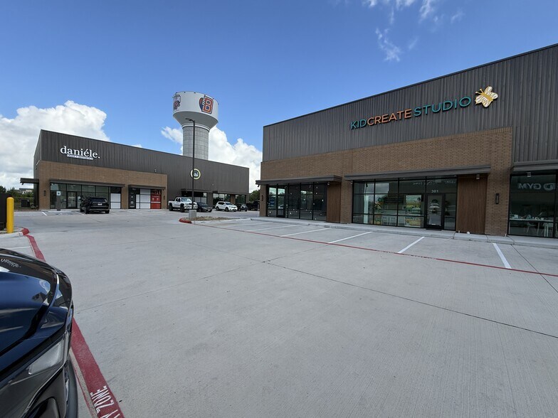 More Photos Of 20049 House Hahl Rd, Cypress Storefront For Lease