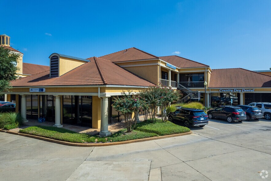 More Photos Of 4255 Bryant Irvin Rd, Fort Worth Medical For Lease