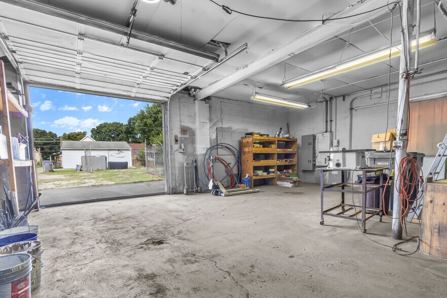 More Photos Of 444 N Holmes Ave, Indianapolis Warehouse For Sale