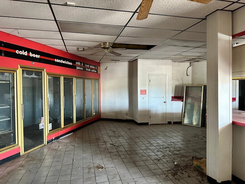 More Photos Of 2250 W Overland Trl, Abilene Convenience Store For Sale