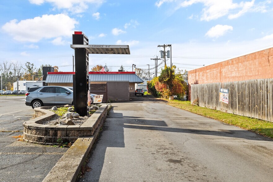 More Photos Of 230 W Main St, Batavia General Retail For Sale