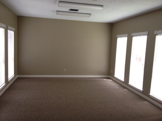 More Photos Of 113 Flagg Pl, Lafayette Medical For Lease