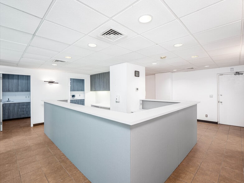 More Photos Of 30 W 60th St, New York Apartments For Lease