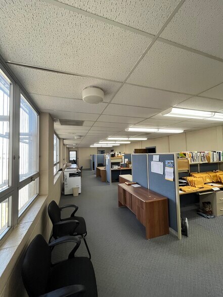 More Photos Of 414 SE Jefferson Ave, Topeka Industrial For Sale