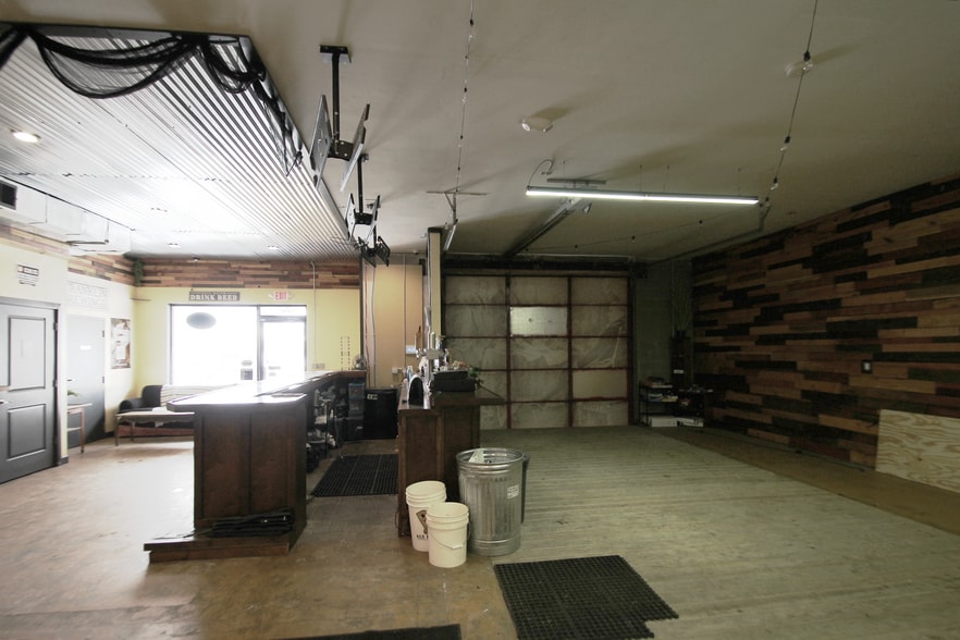 More Photos Of 516 N Main St, Grafton Freestanding For Lease
