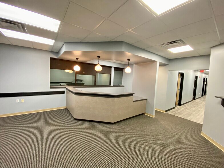 More Photos Of 3 Professional Dr, Alton Office For Lease
